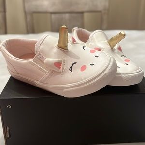 OLD NAVY Girls Unicorn Slip On Sneakers White Size Toddler Girl 6